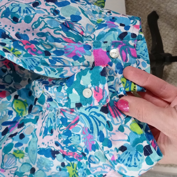 🆕 🌊HTF Lilly Pulitzer🌊 - Sea View Button Down - Picture 11 of 16